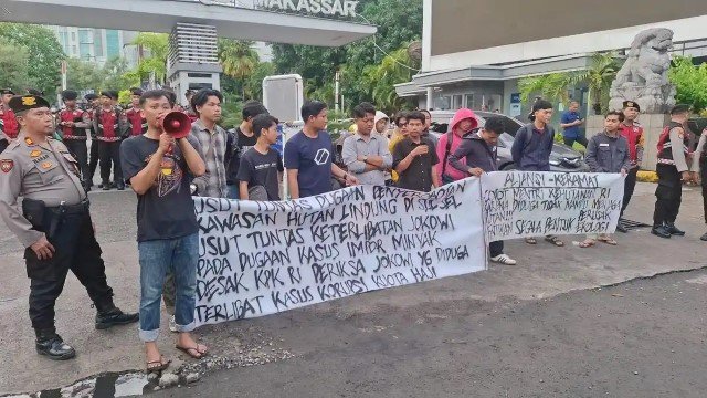 Mahasiswa Makassar Tolak Kedatangan Jokowi: Kami Tidak Tunduk Pada Raja Jawa, Sulsel Tolak Dijadikan Kandang Gajah!