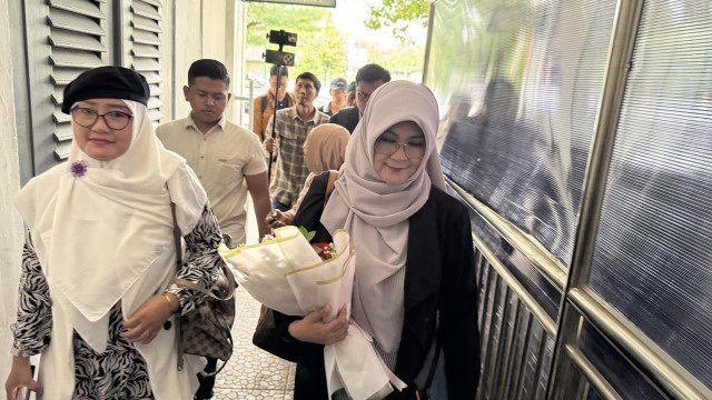 Sidang Gugatan Ijazah di PN Solo, Kehadiran Dokter Tifa Langsung ‘Diprotes Keras’ Kuasa Hukum Jokowi, Kenapa?